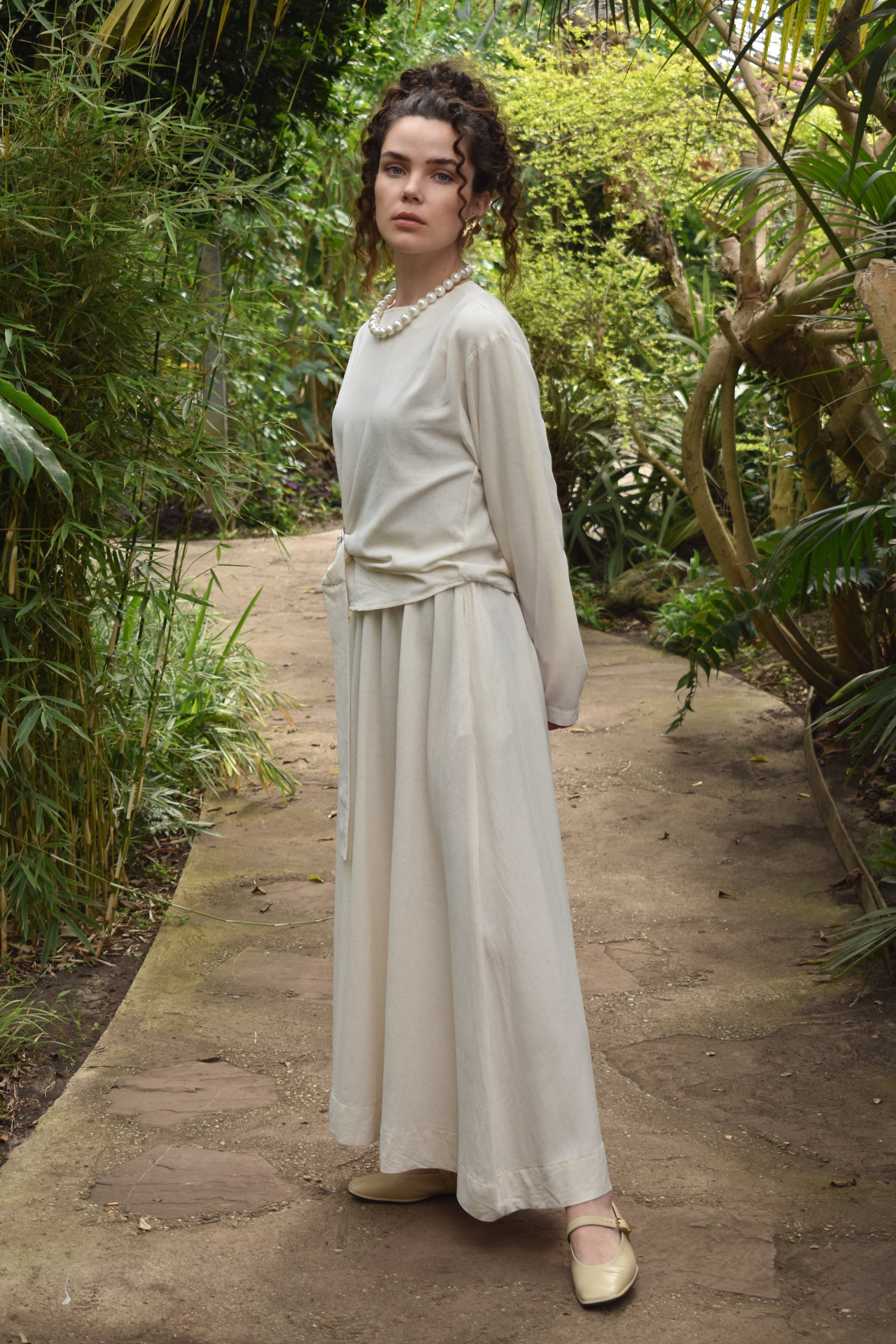 Tweedelige linnen set: rok en blouse -zand