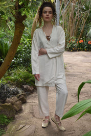 Tweedelige linnenset: broek en kimono -zand