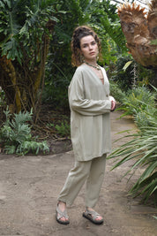 Two-piece linen set: pants and kimono - light green