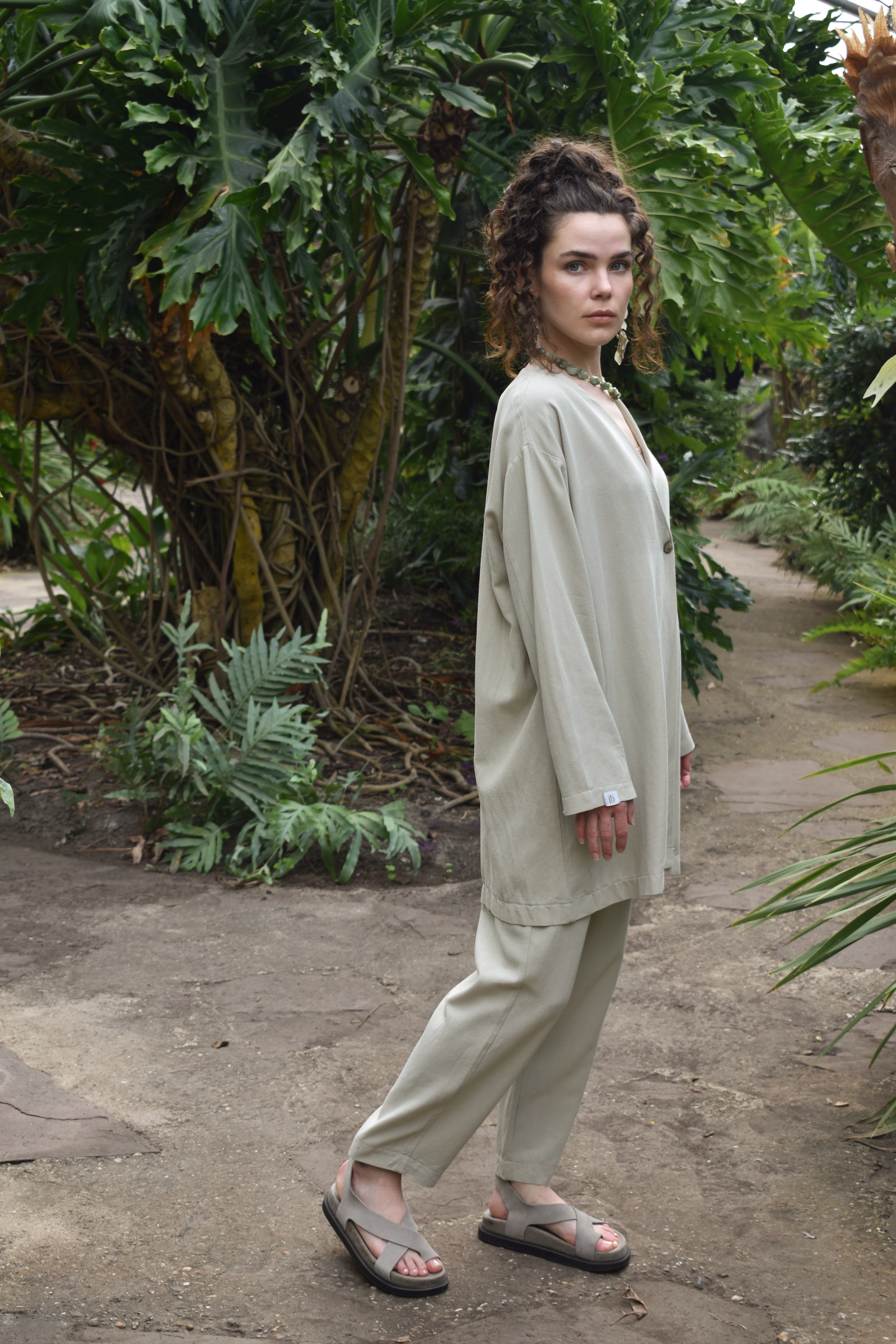 Two-piece linen set: pants and kimono - light green
