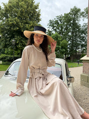 Tweedelige linnen set: rok en blouse -nude