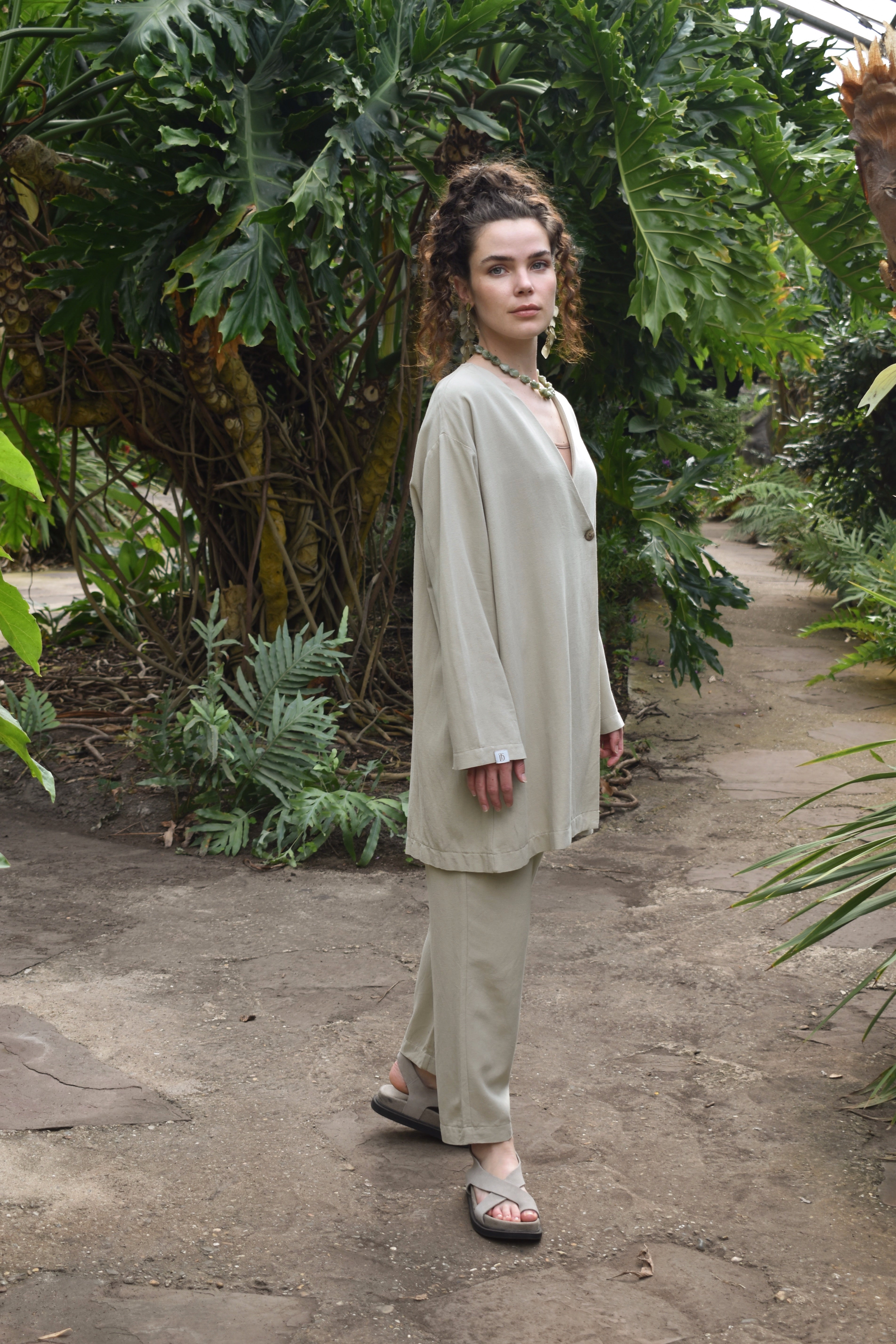 Two-piece linen set: pants and kimono - light green