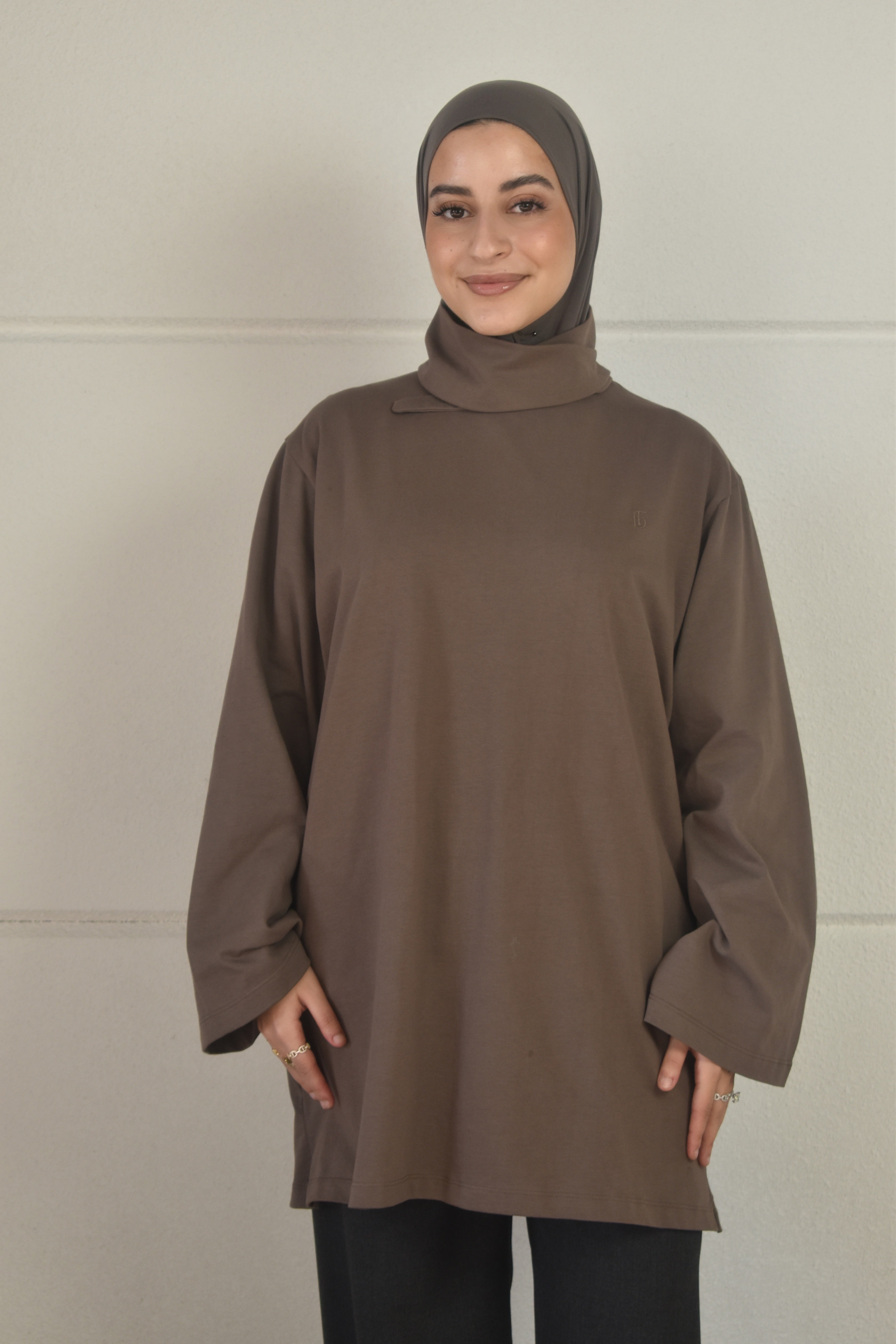 Oversized shirt met losse sjaal - bruin