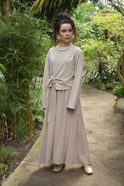 Tweedelige linnen set: rok en blouse -nude