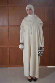 Linnen Abaya met Losse Sjaal – Soft Taupe